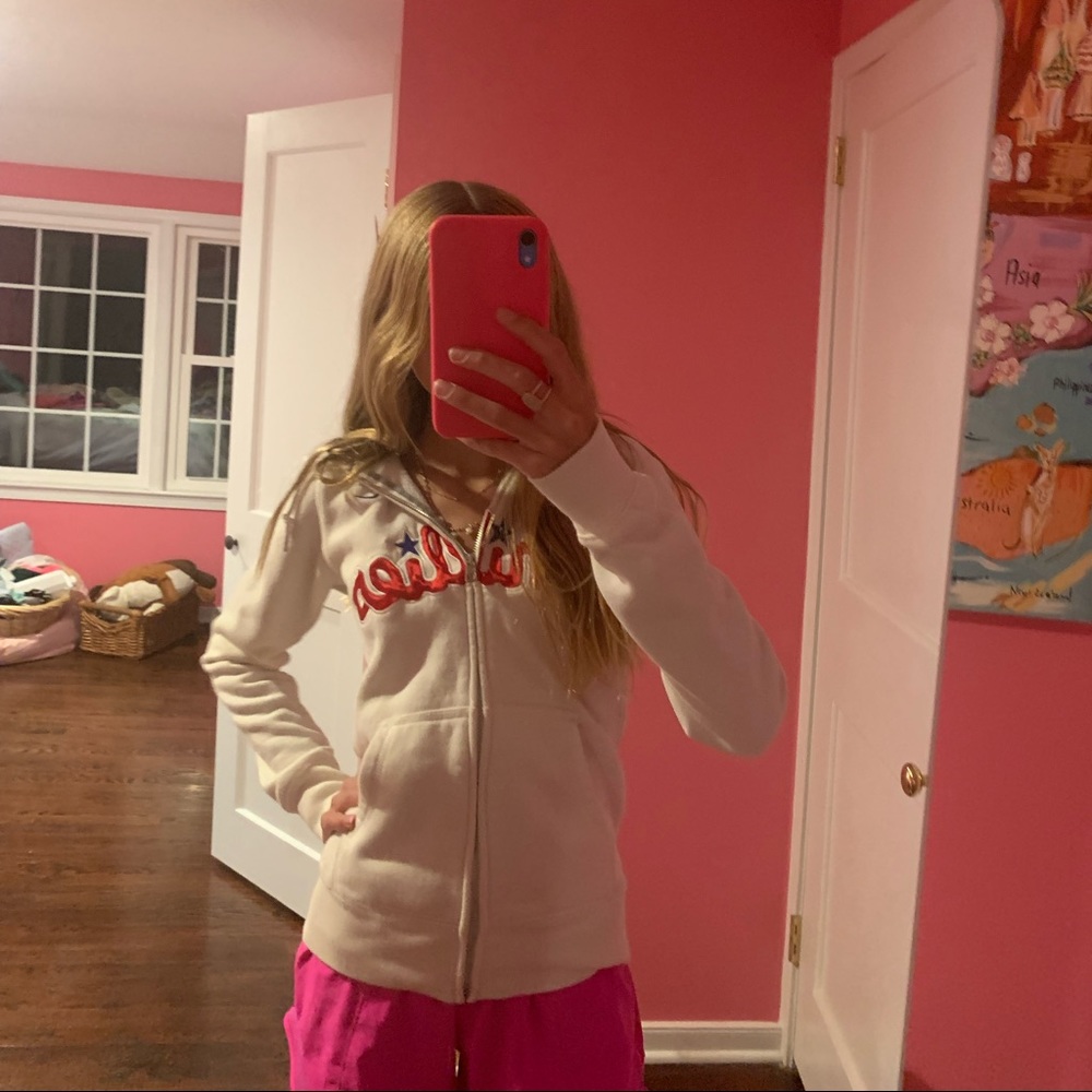 Phillies zip up.